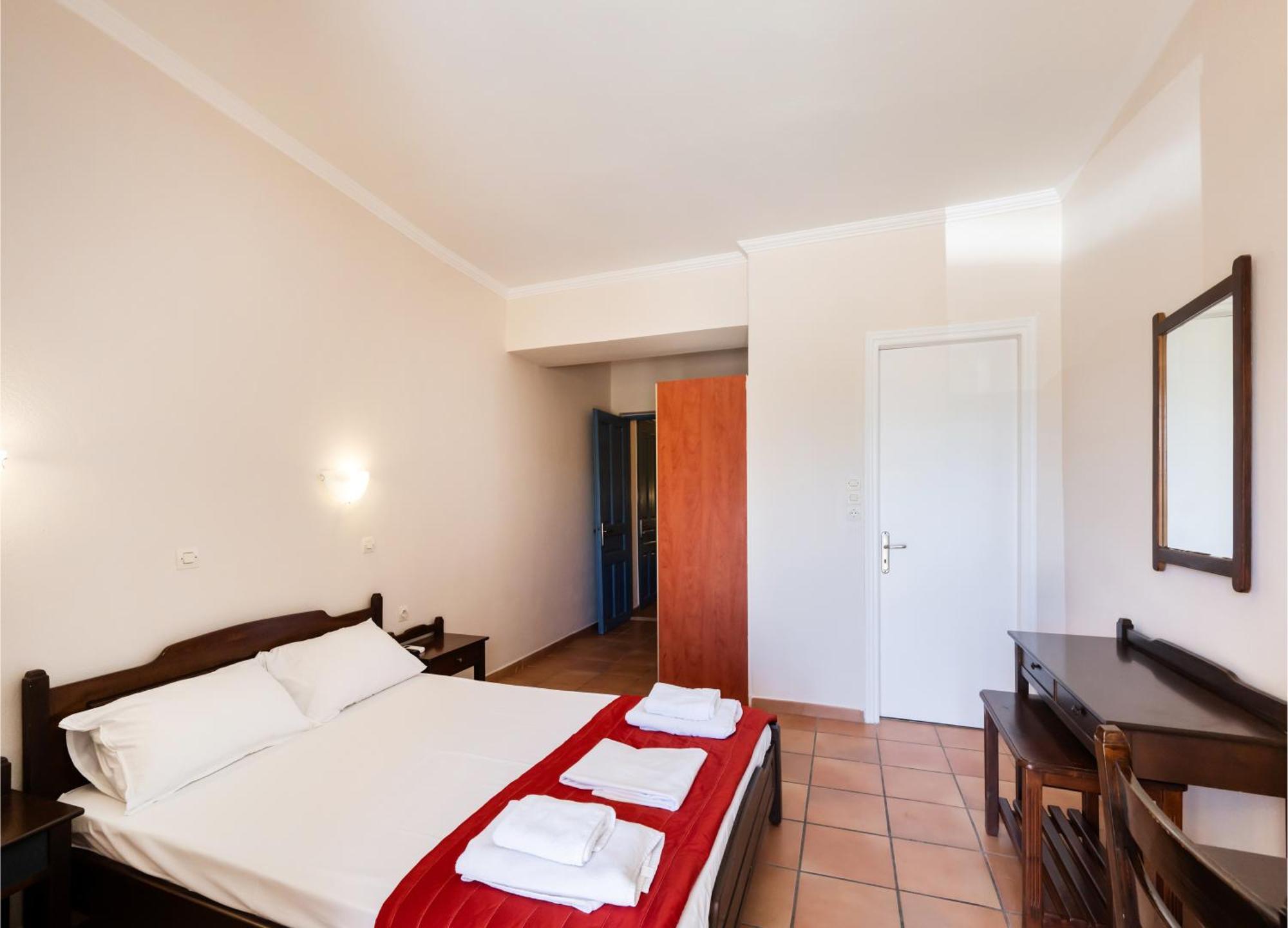 Ionio Hotel Nikiana Exterior foto